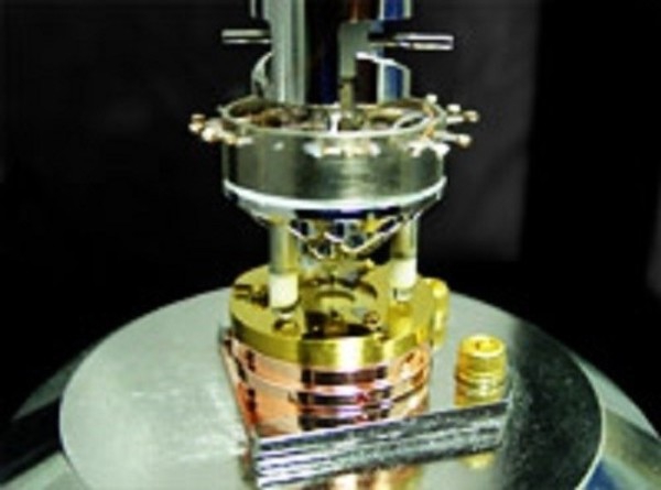 可変温度原子間力/走査トンネル顕微鏡VT AFM/STM