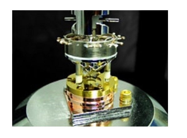 กล้องจุลทรรศน์แบบอุณหภูมิแปรผัน VT AFM/STM